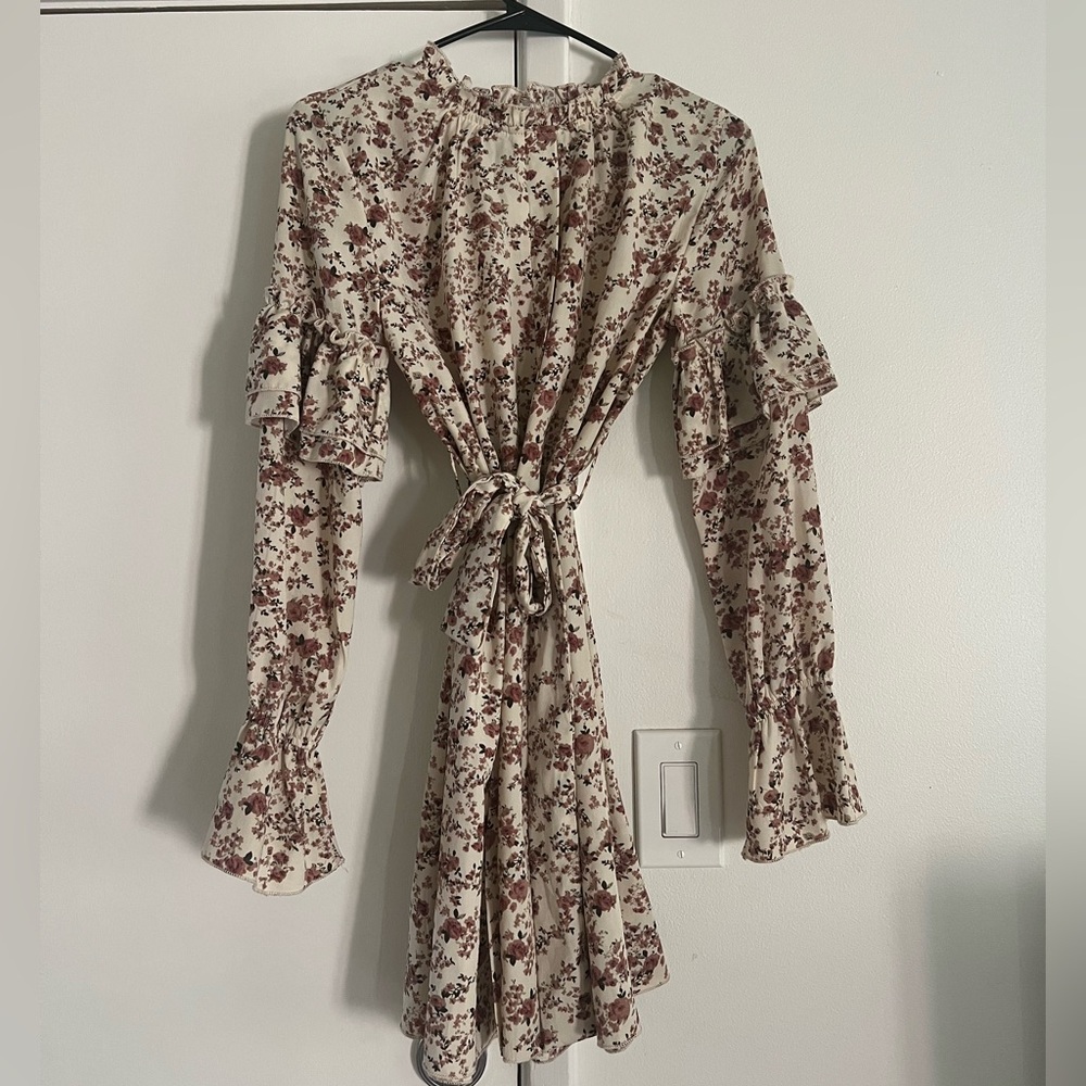 Nasty Gal - Long sleeve floral dress with ruffle details